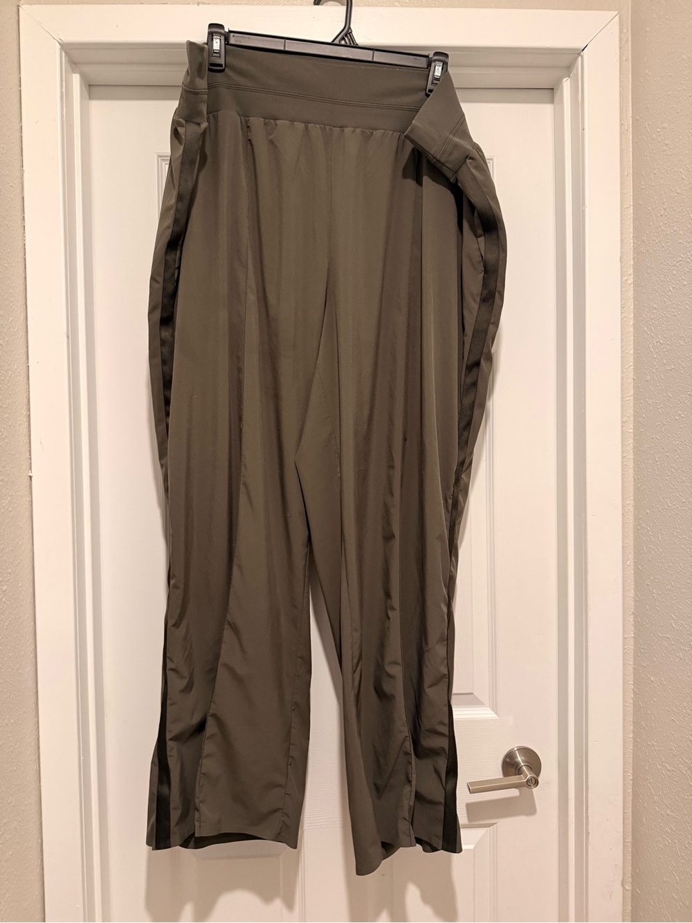 Athleta Nolota wide leg pants size 26 with pockets